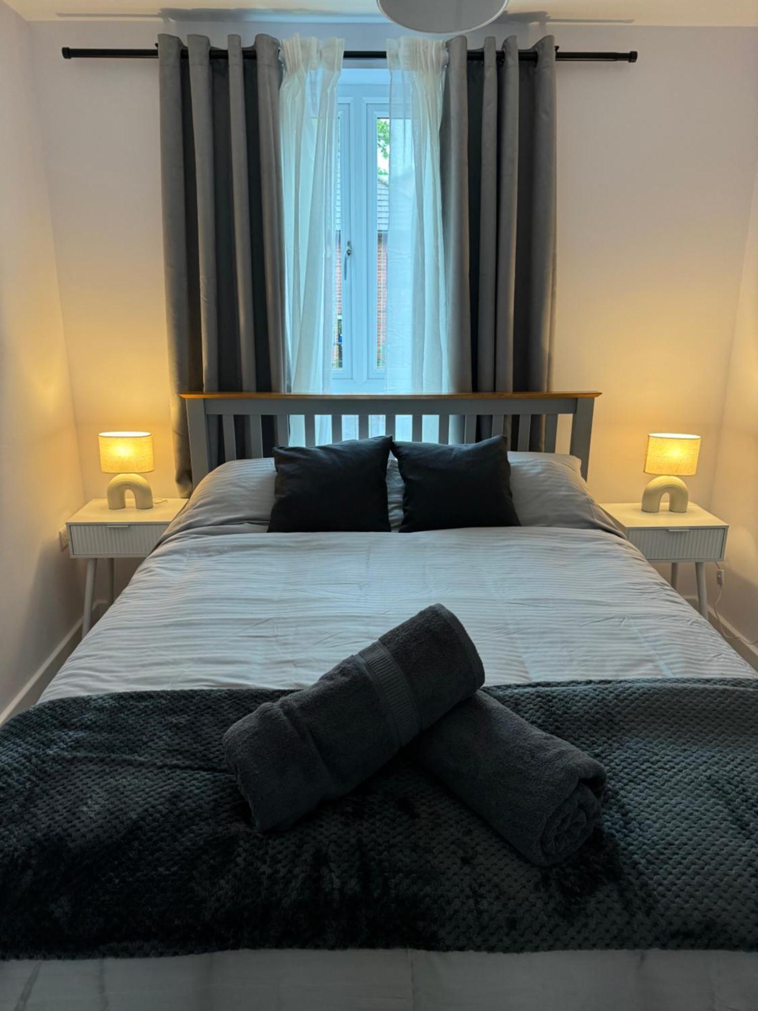 Brand New Flat 5 With Free Parking And Fast Wifi Apartment Йорк Екстериор снимка