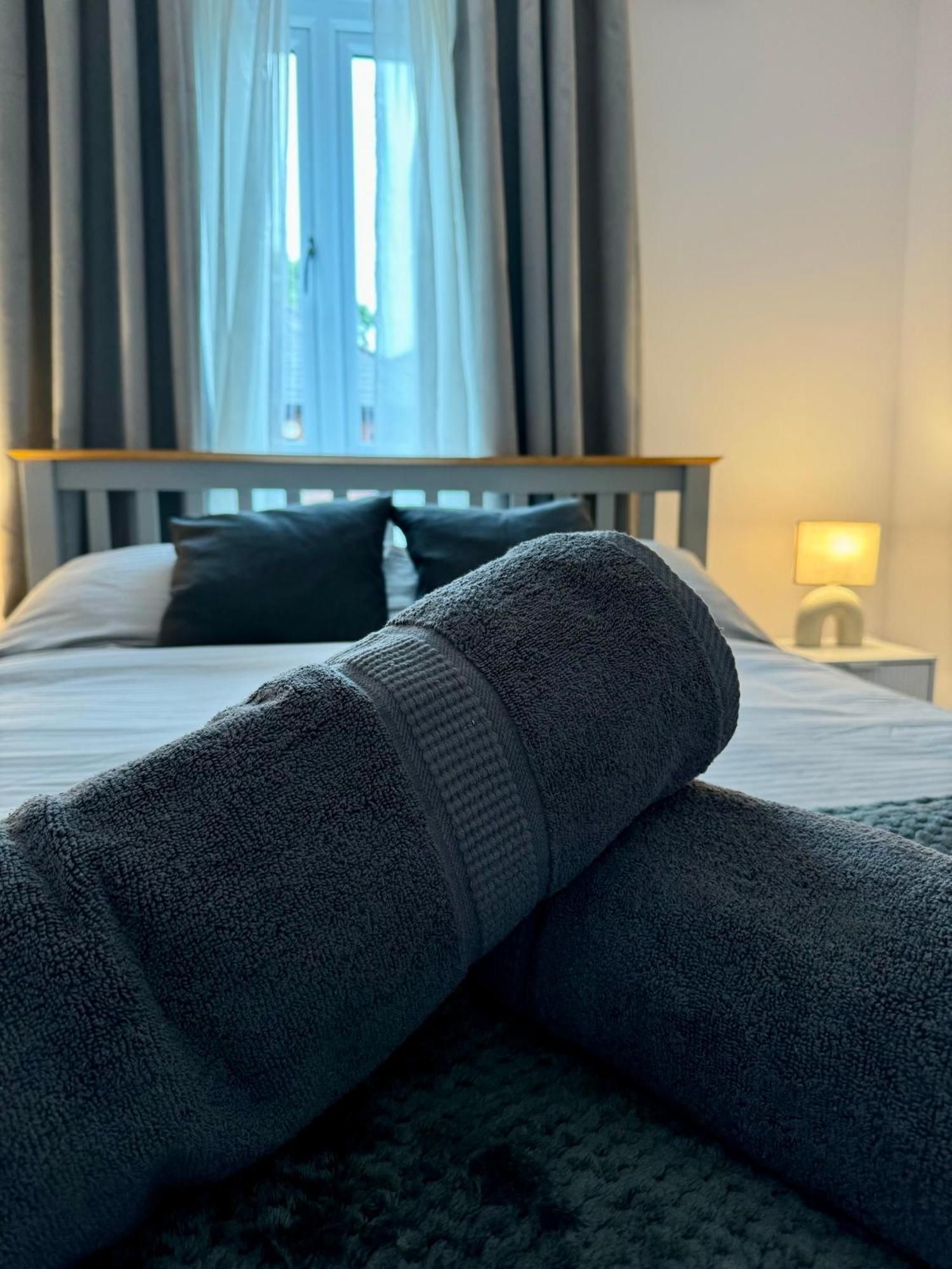 Brand New Flat 5 With Free Parking And Fast Wifi Apartment Йорк Екстериор снимка