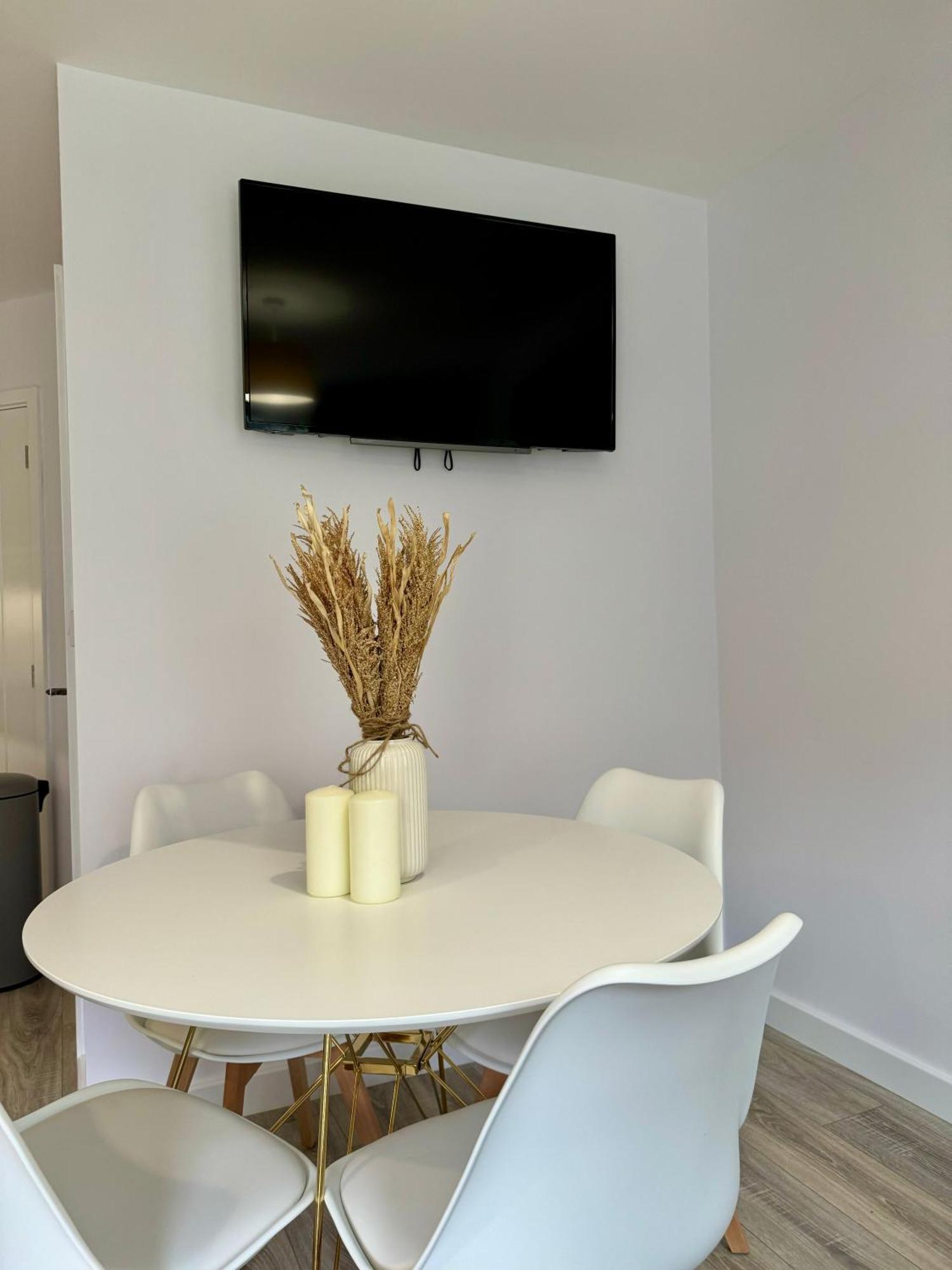Brand New Flat 5 With Free Parking And Fast Wifi Apartment Йорк Екстериор снимка