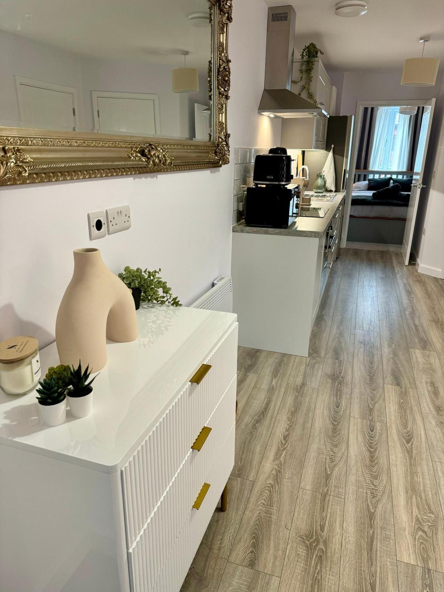 Brand New Flat 5 With Free Parking And Fast Wifi Apartment Йорк Екстериор снимка